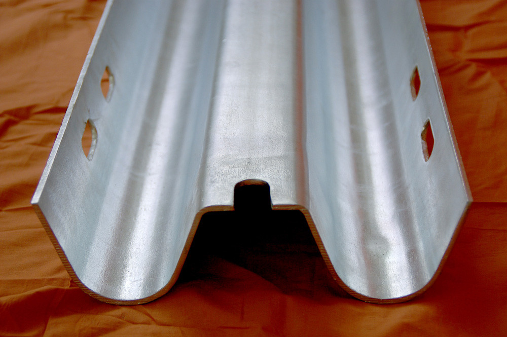Hot Dip Galvanized Performance Guardrails Of S/Q355-420 Steel En1317