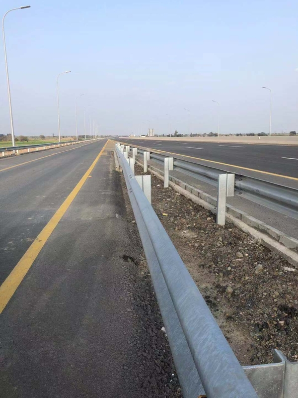 Q235 Steel Roadway Guardrail Systems Crash Barrier For Traffic Safety